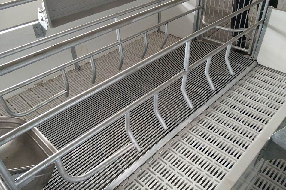 Vi presenterar Deba Brothers Galvanized Triangular Bar (TriDEK) golvsystem
