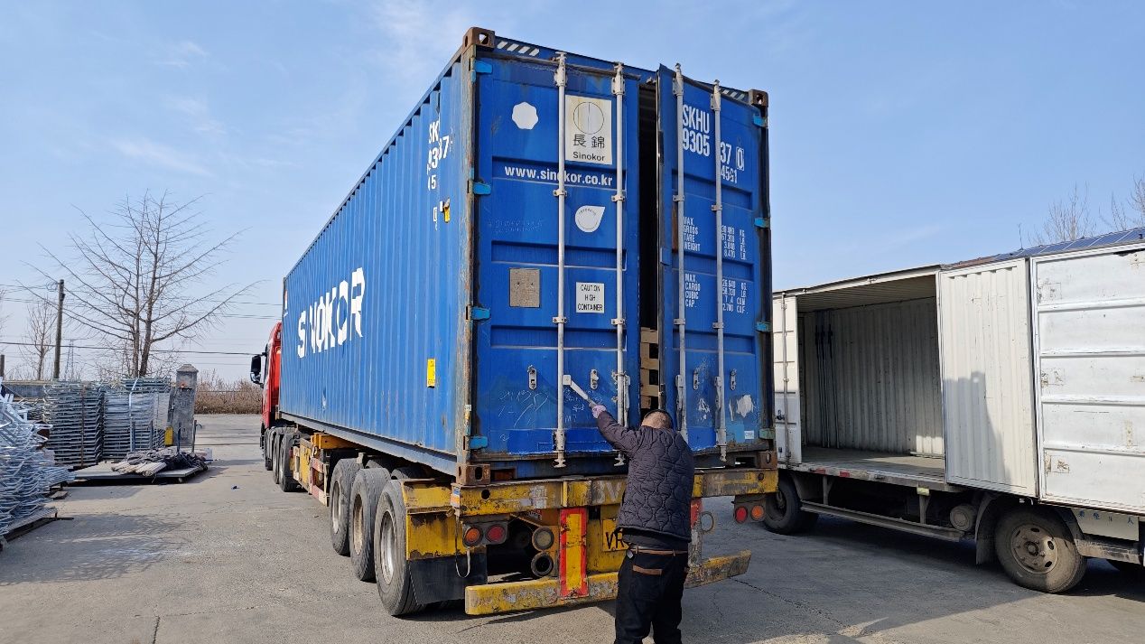 Koreansk kunds beställning av polerat rostfritt stål skickas av Debabrother före vårfestivalen