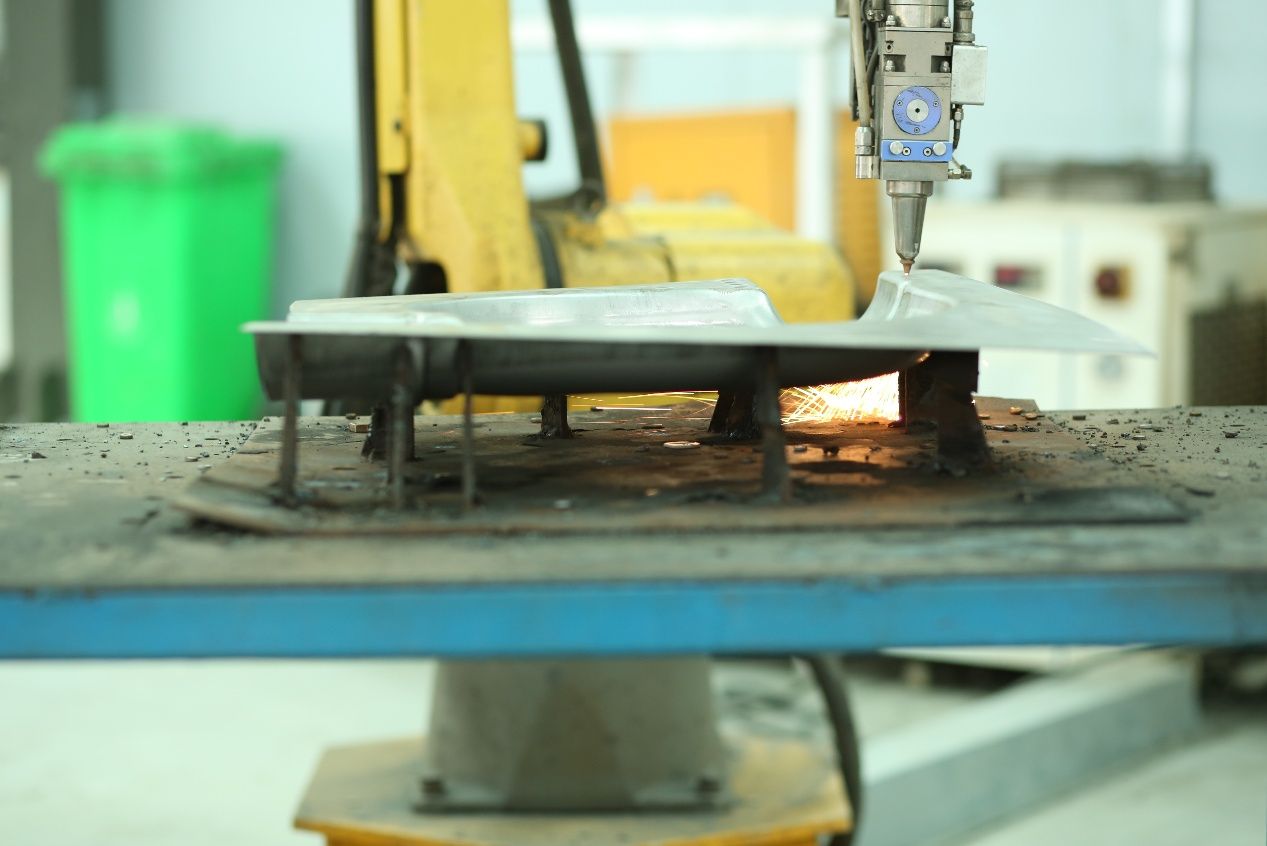 Debabrother automatiskt matningssystem som uppnår effektiv och precisionstransport